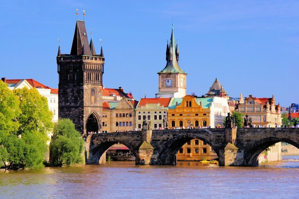 Prague Guided Walking Tour and Cruise with Authentic Czech Lunch | ®ExcursionMania