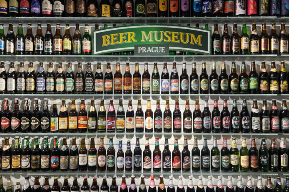 Small-Group Local Pubs Walking Tour And Traditional Czech Dinner | ®ExcursionMania