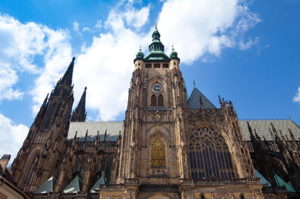 Two-Hour Morning Walking Tour of Prague Castle | ®ExcursionMania