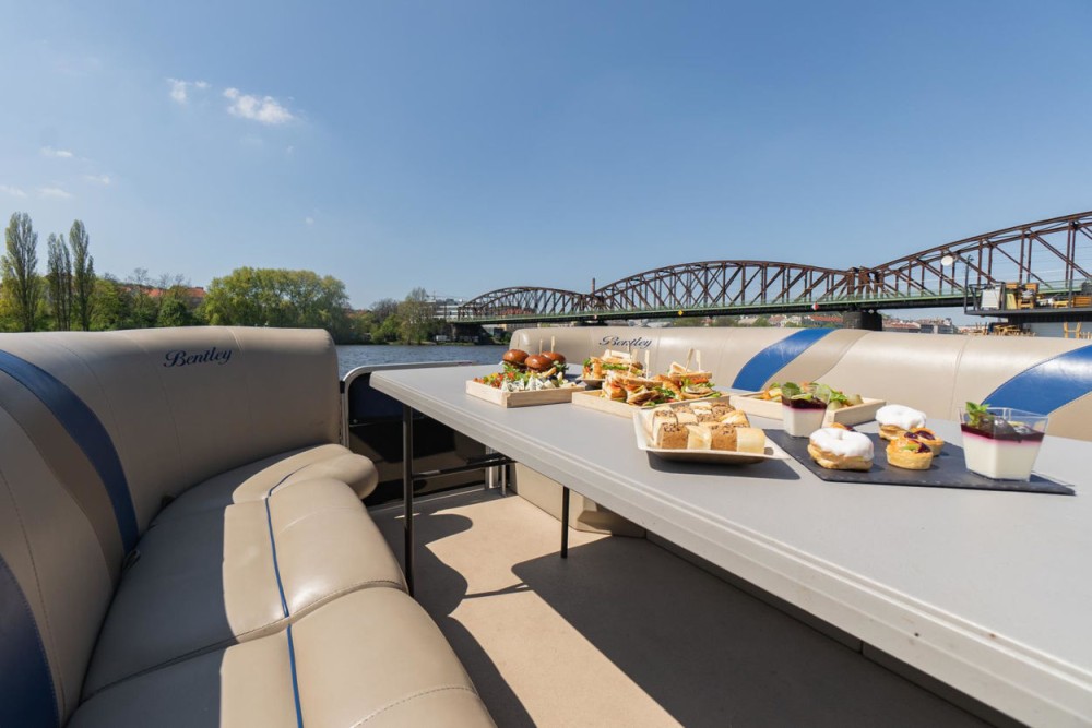 VIP Prague YachtBoat PONTOON Experience: All-You-Can-Drink | ®ExcursionMania