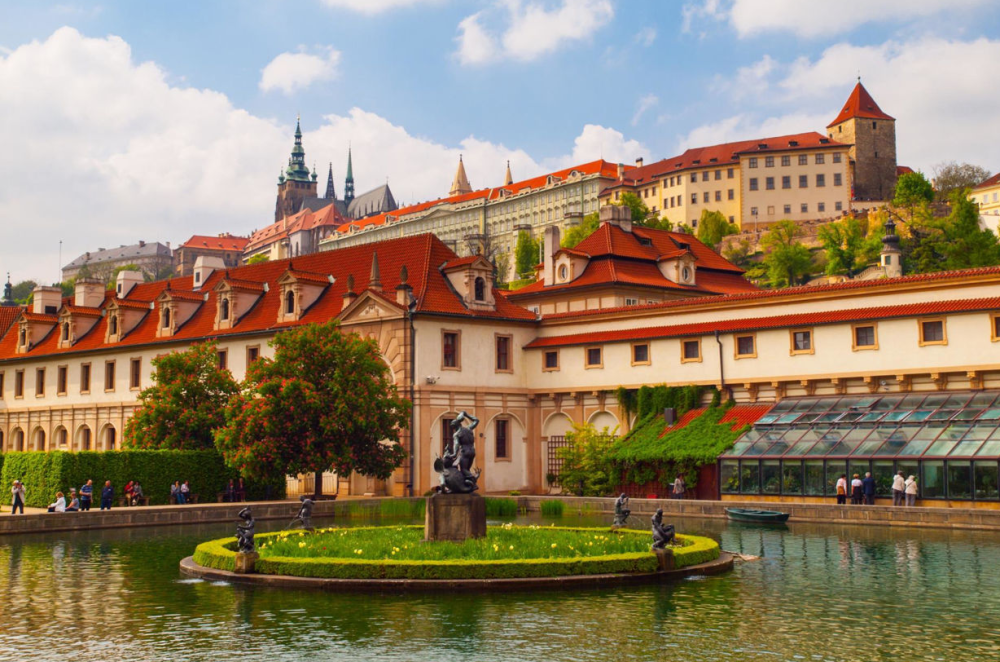 Private 2-Hour Morning Walking Tour of Prague Castle | ®ExcursionMania