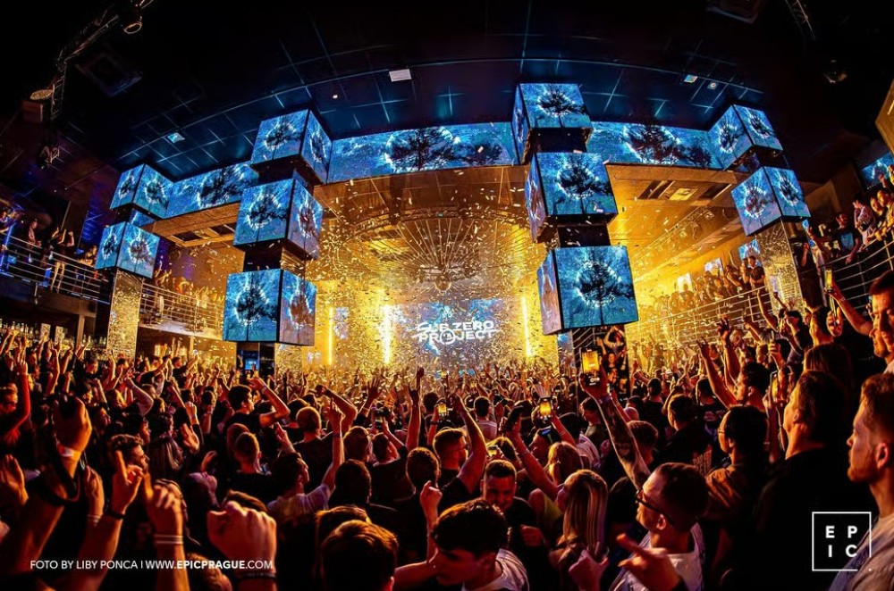 Prague : Boat Party with Afterparty at EPIC | ®ExcursionMania