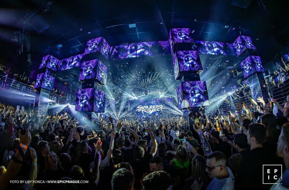 Prague : Boat Party with Afterparty at EPIC | ®ExcursionMania