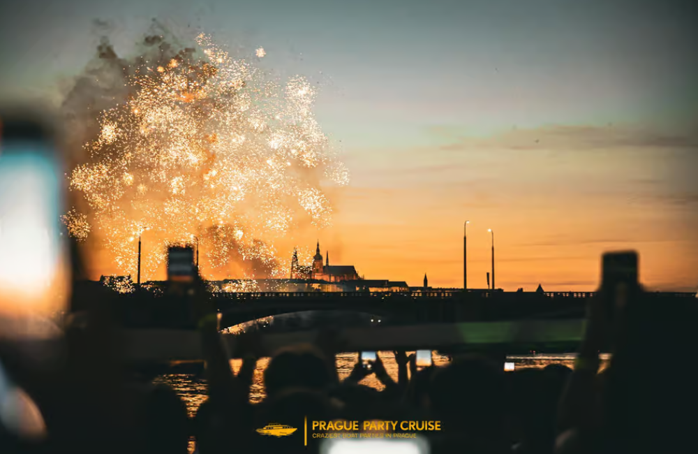 Prague: New Years VIP Boat Party  EPIC Club | ®ExcursionMania