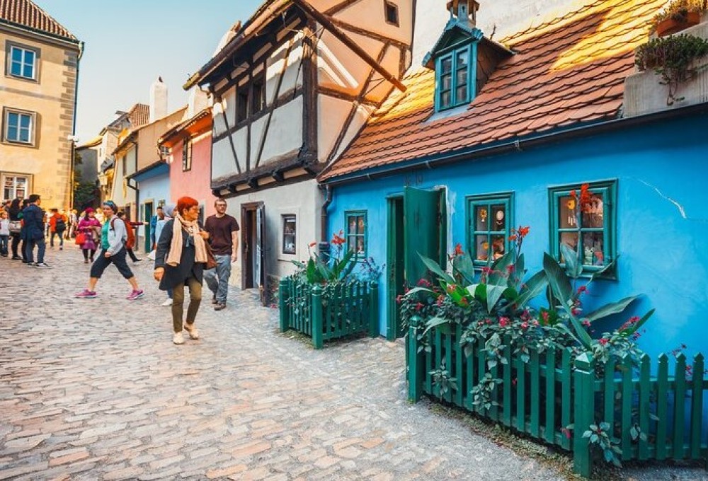 Skip the line: Prague Castle Interiors Tour with Local Guide | ®ExcursionMania