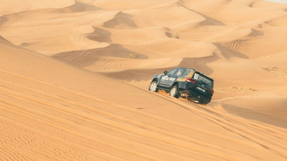 Desert Safari Dubai with BBQ Dinner | ®ExcursionMania