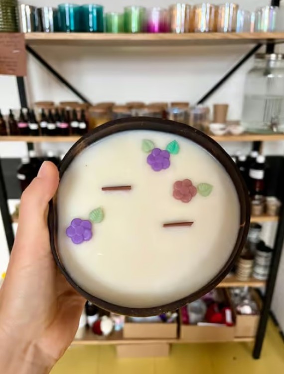 Prague: Coconut candle workshop | ®ExcursionMania