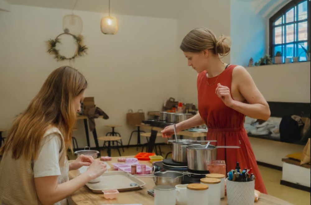 Prague: Coconut candle workshop | ®ExcursionMania