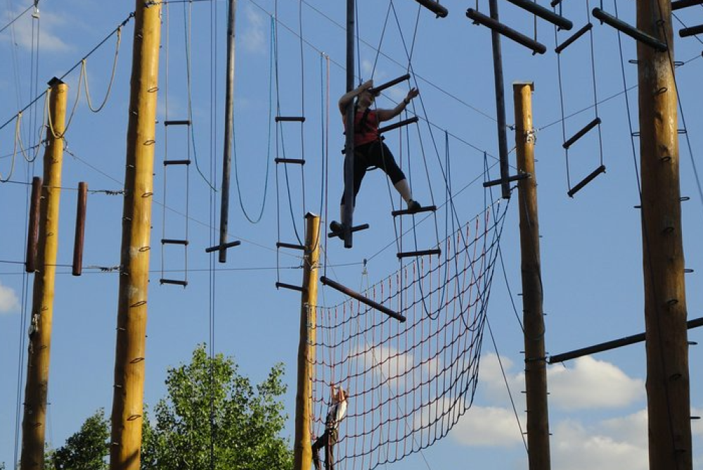 Half-Day Low-Ropes and High-Rope Challenge Course in Prague | ®ExcursionMania