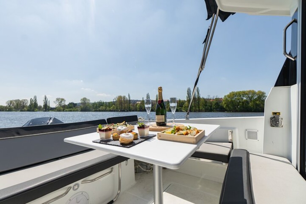 VIP Prague YachtBoat SPEED Experience: All-You-Can-Drink | ®ExcursionMania