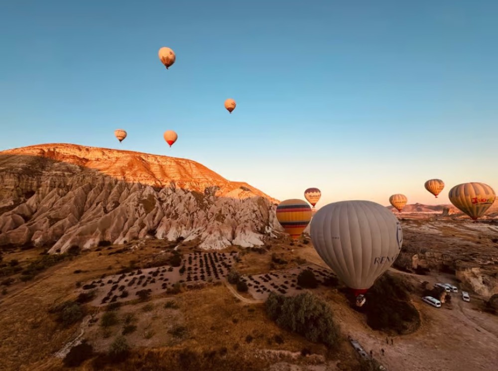 Istanbul: From Istanbul: Cappadocia Day Trip with Flights and Lunch | ®ExcursionMania