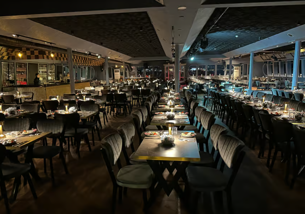 Istanbul: Bosphorus Cruise with Dinner Show | ®ExcursionMania