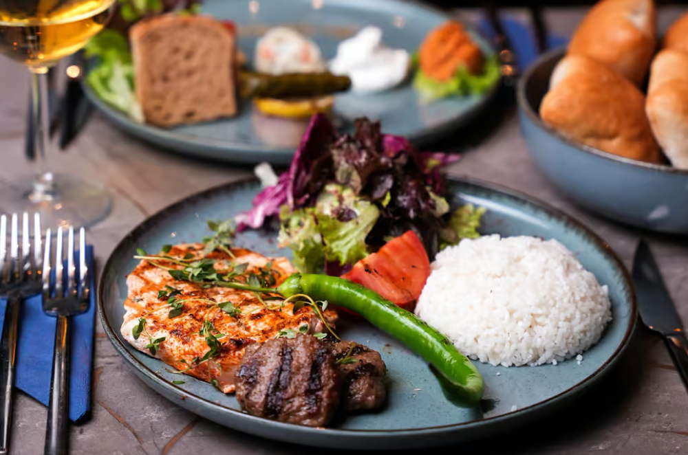 Istanbul: Bosphorus Cruise with Dinner Show | ®ExcursionMania
