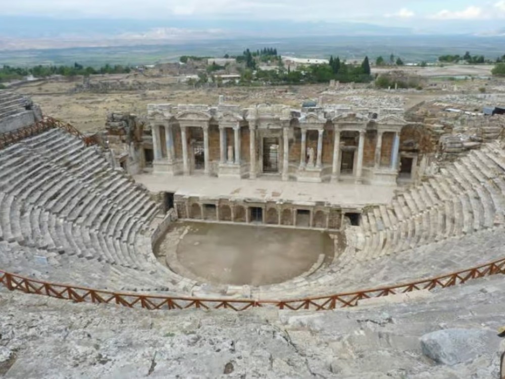 From Kusadasi Hotels or Port: Pamukkale and Hierapolis Tour | ®ExcursionMania