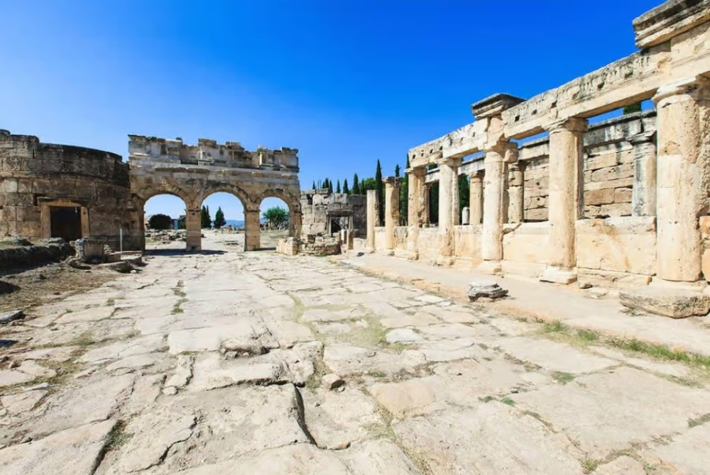 From Kusadasi Hotels or Port: Pamukkale and Hierapolis Tour | ®ExcursionMania