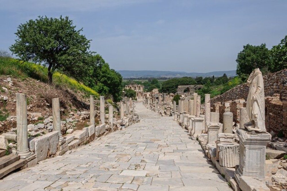 From Izmir Hotels / Port: Private Ephesus & Virgin Mary Tour | ®ExcursionMania