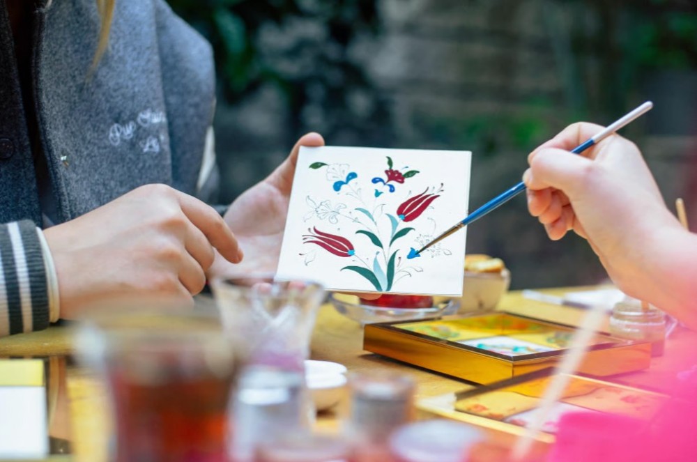 Istanbul: Turkish Illumination Art Workshop With a Master | ®ExcursionMania