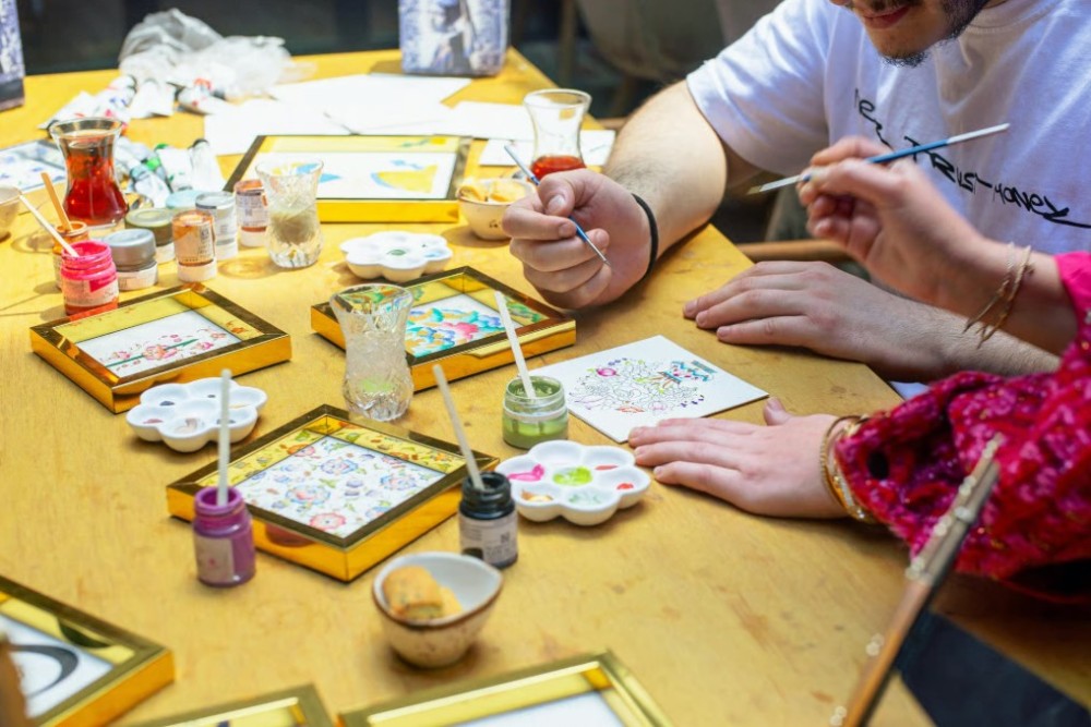 Istanbul: Turkish Illumination Art Workshop With a Master | ®ExcursionMania