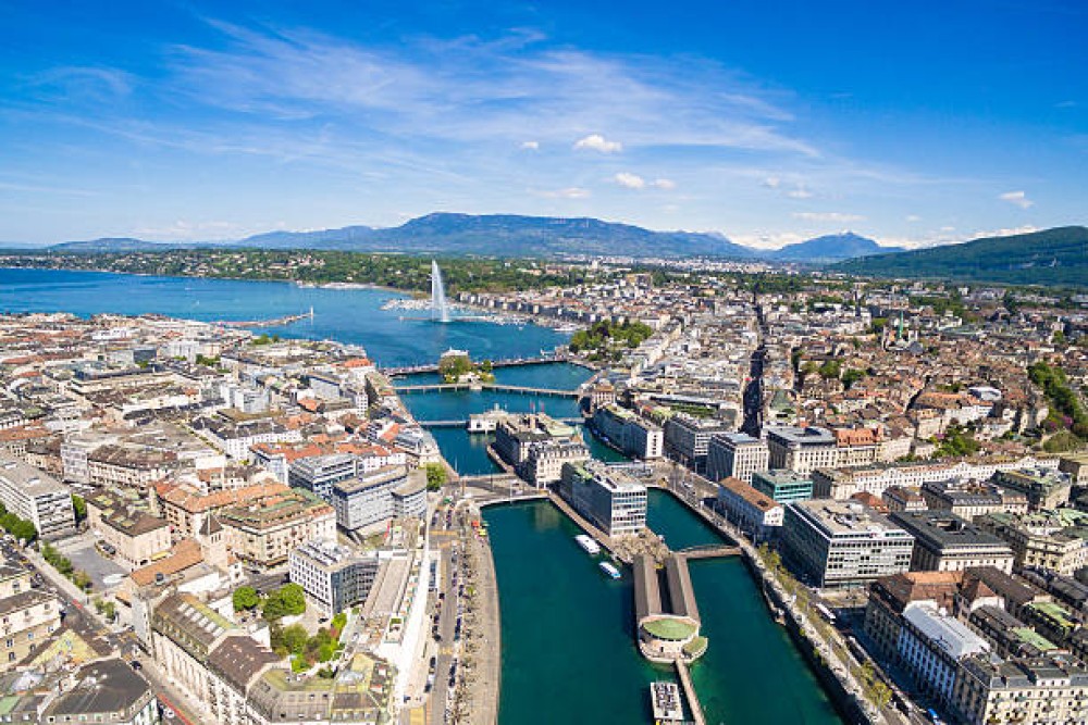 Best of Geneva: Private Walking Tour with a Local | ®ExcursionMania