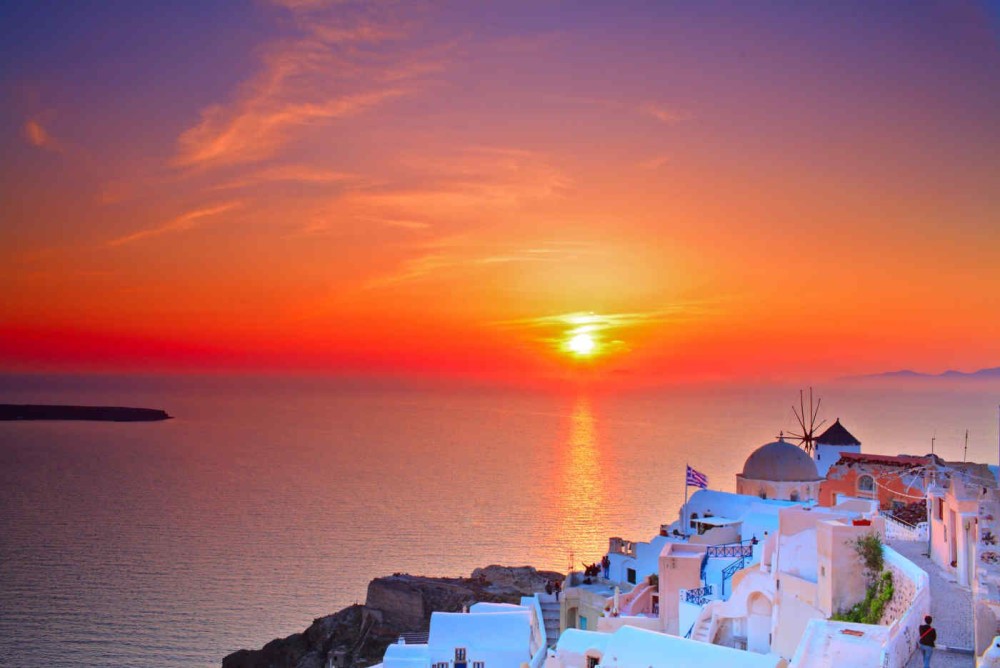 A First-Timer’s Guide to Exploring Santorini