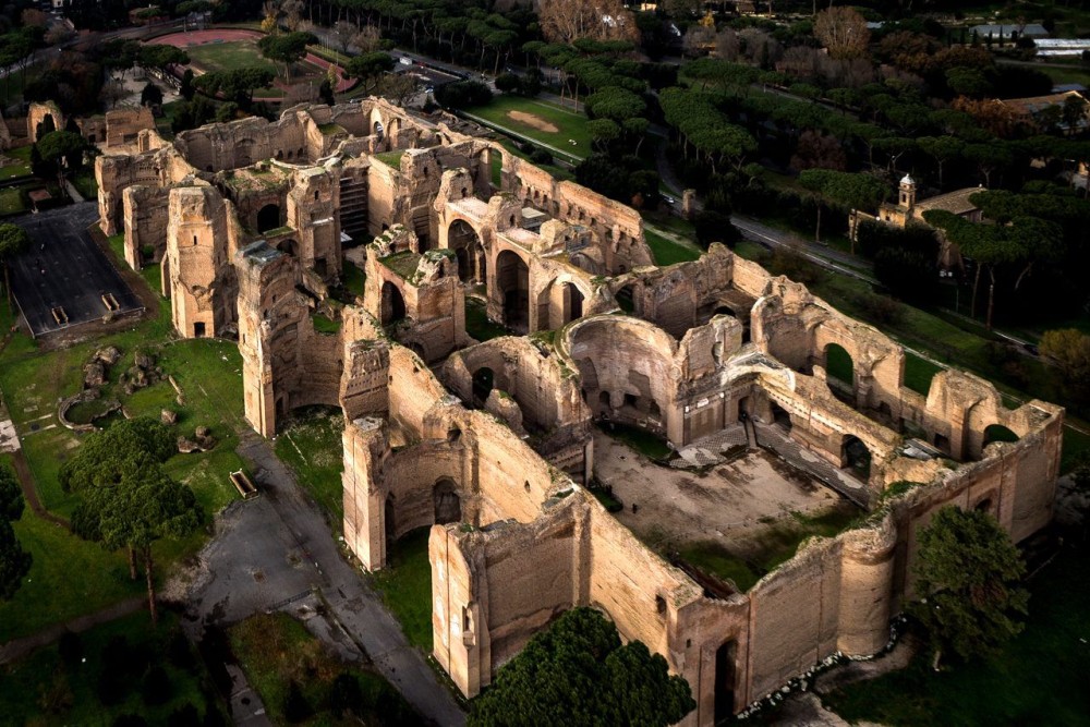 Exploring Rome’s Ancient Ruins: A Complete Travel Guide