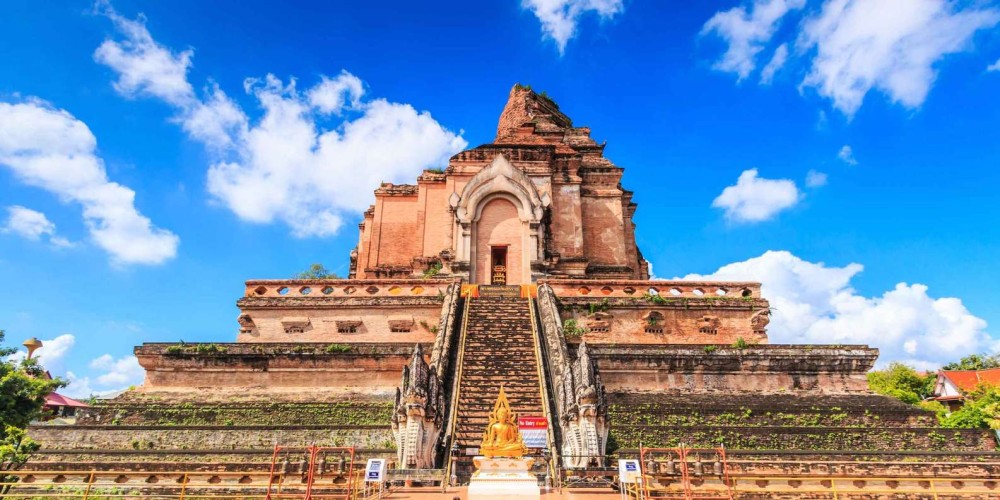 Exploring Chiang Mai’s Old City: Temples, Markets, and Hidden Gems