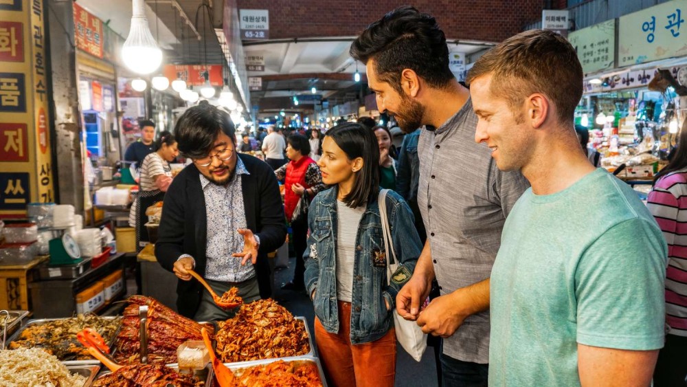 A Food Lover’s Guide to Hoi An: Best Dishes & Where to Eat