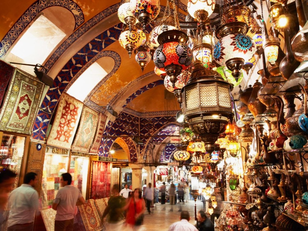 Exploring Istanbul for the First Time: Must-Know Tips and Highlights