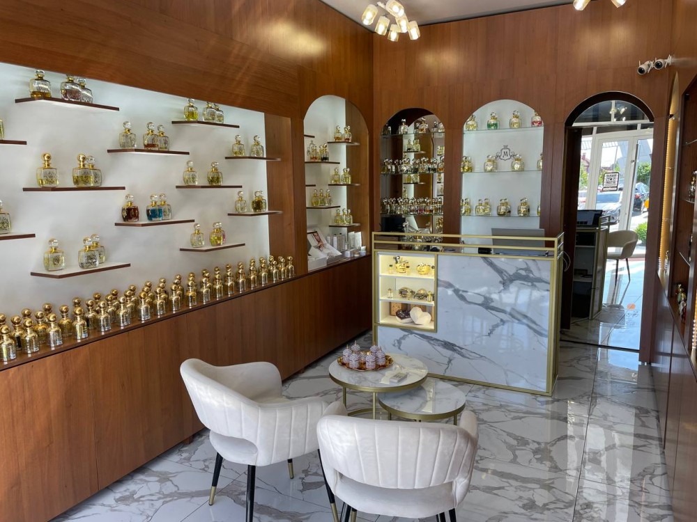 Shopping in Medina: Where to Find Unique Souvenirs and Local Crafts