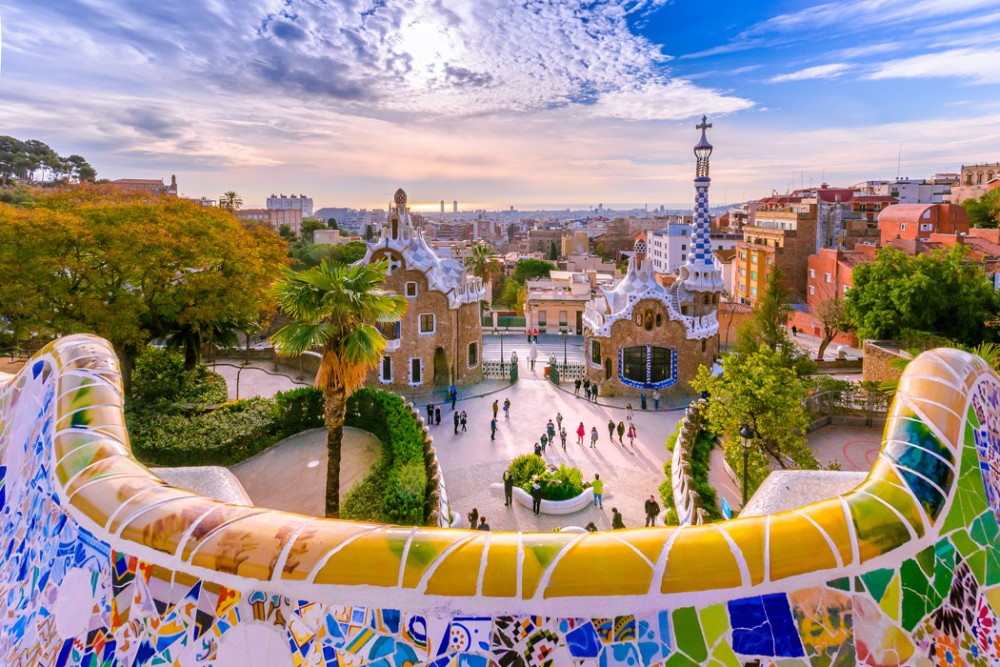 Top 5 Must-See Attractions in Barcelona for First-Time Visitors