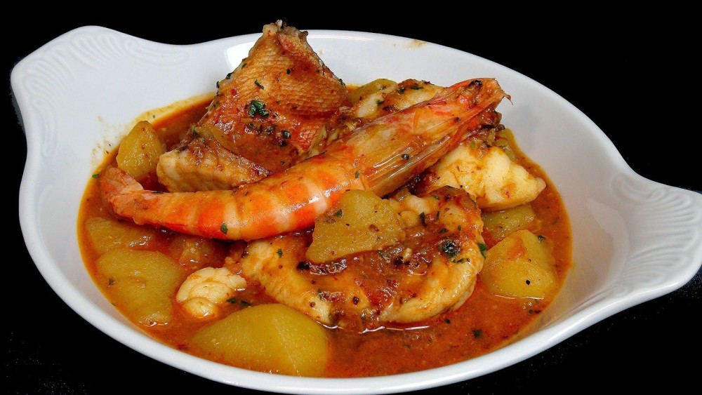 A Food Lover’s Guide to Ibiza: The Best Local Dishes to Try