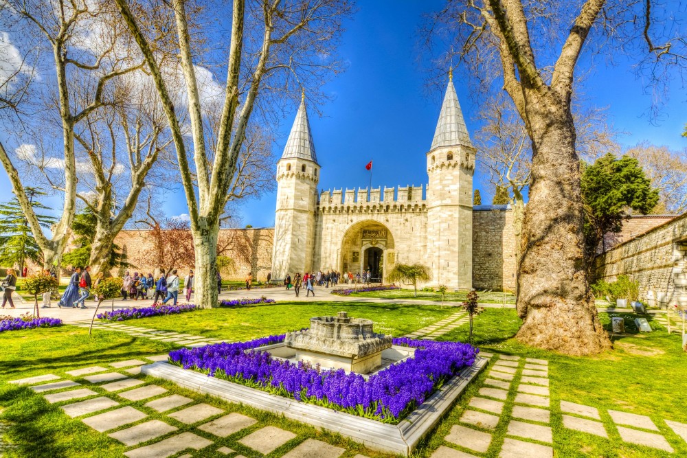 Top 5 Must-See Attractions in Istanbul for First-Time Visitors