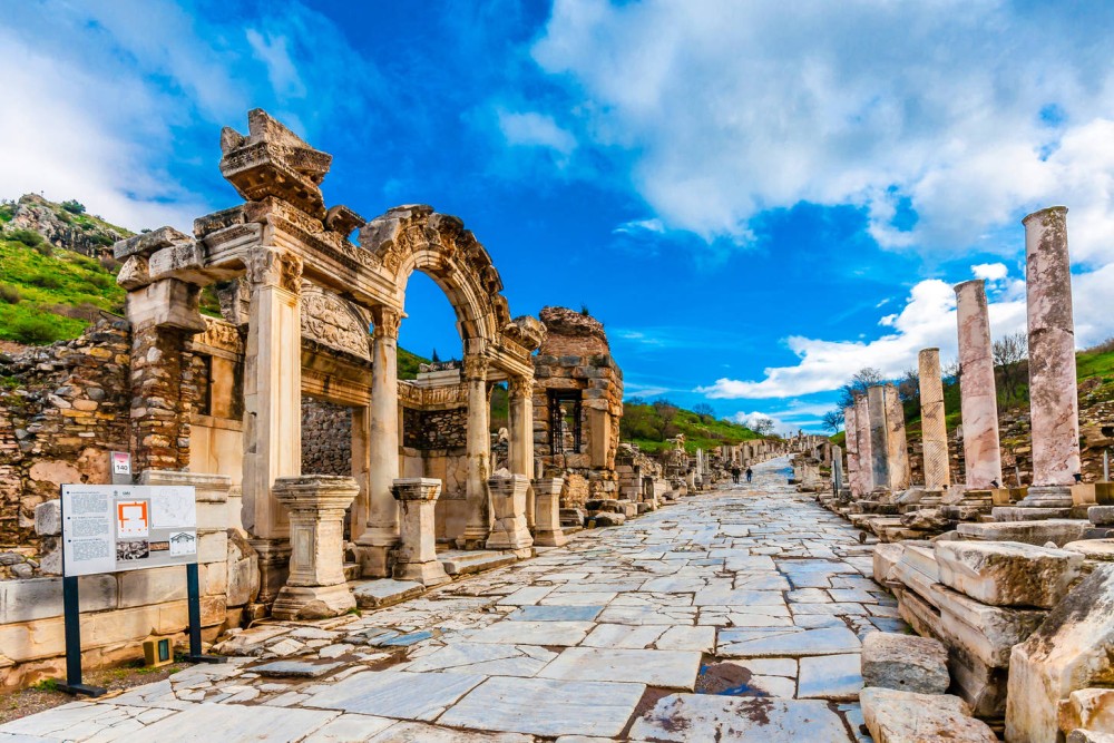 Exploring the Beautiful Aegean Coast: Day Trips from Izmir
