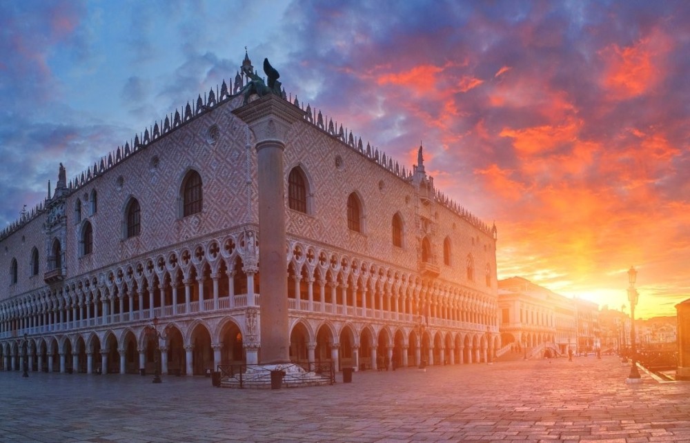 Must-See Attractions in Venice: From St. Mark’s Square to the Grand Canal