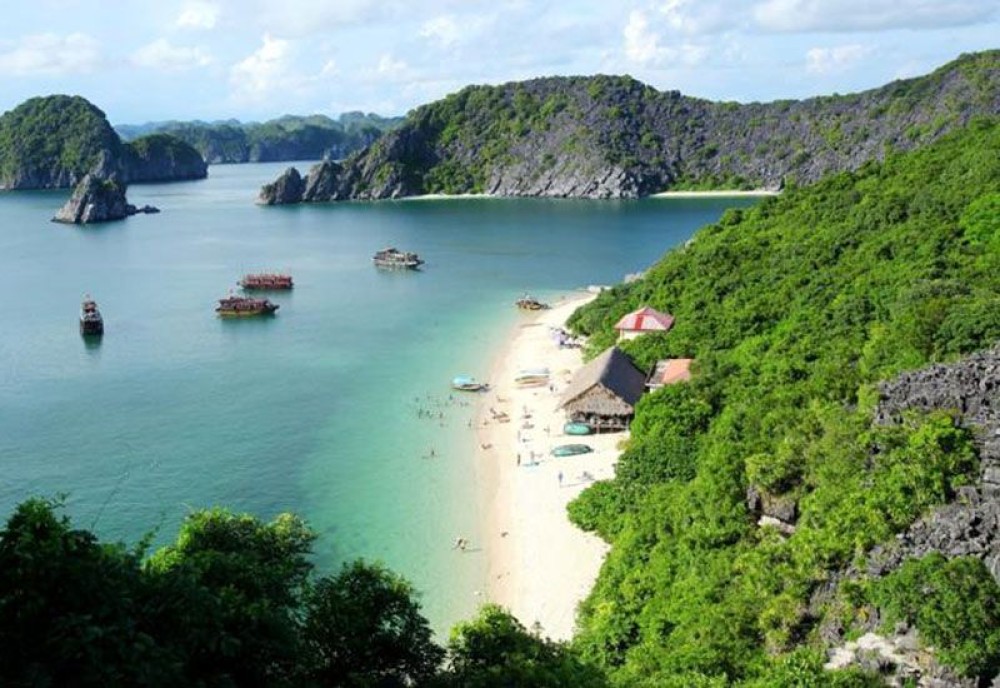 Exploring Ha Long Bay’s Hidden Gems: Off-the-Beaten-Path Attractions