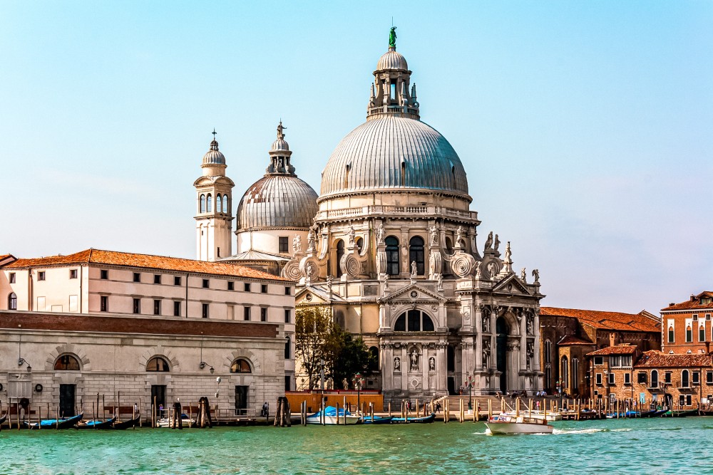Must-See Attractions in Venice: From St. Mark’s Square to the Grand Canal