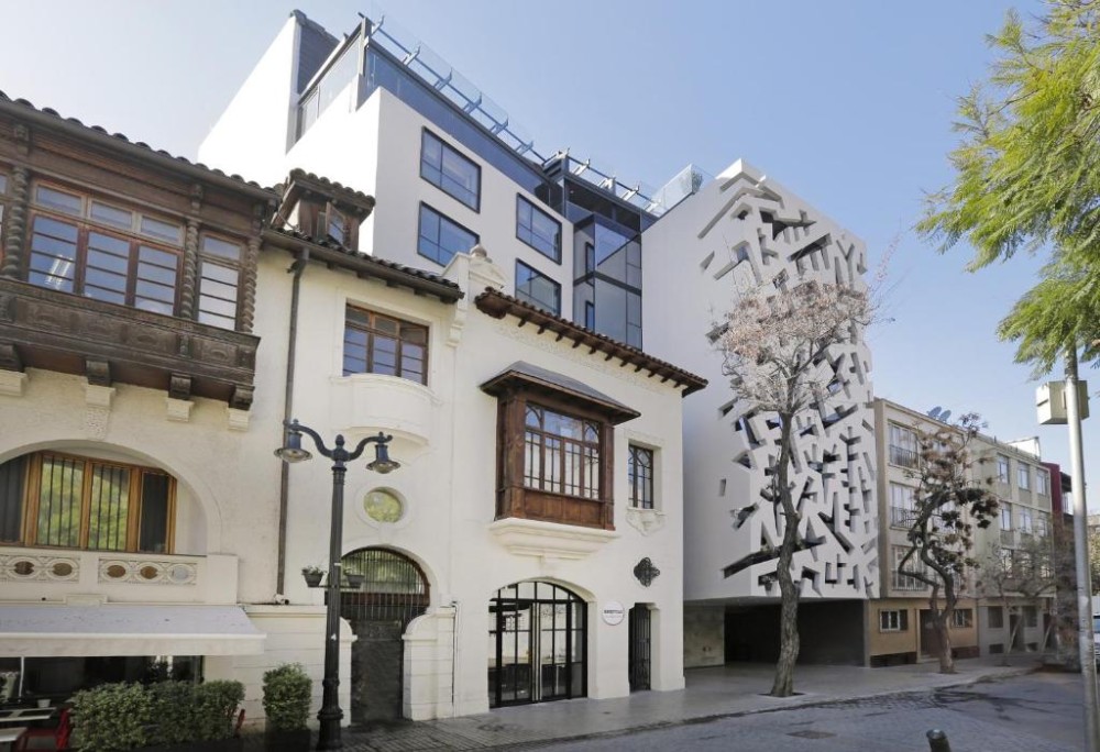 Santiago’s Neighborhoods: A Journey Through History, Art, and Modern Charm