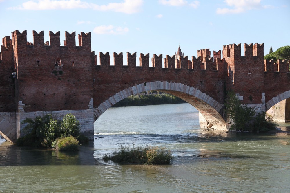 Verona Unveiled: Must-See Attractions in Italy’s Romantic Gem
