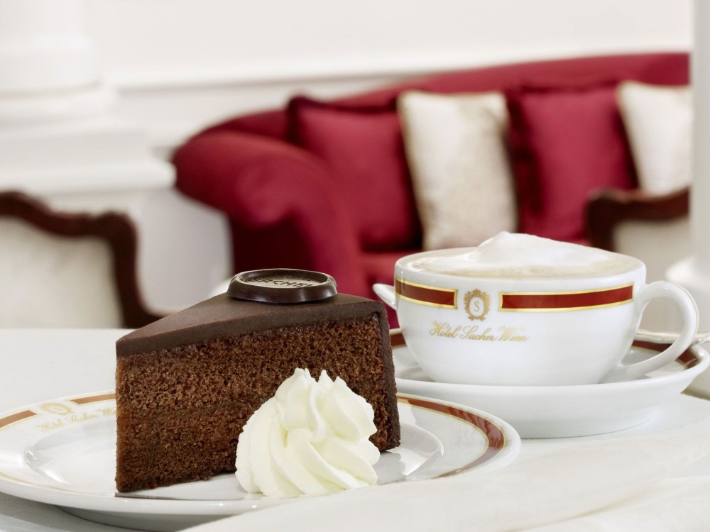 A Taste of Vienna: Must-Try Food and Drinks
