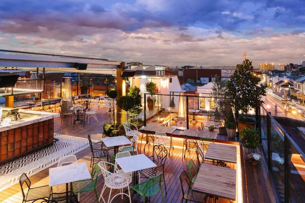 A Foodie’s Guide to Orlando: Best Places to Eat and Drink