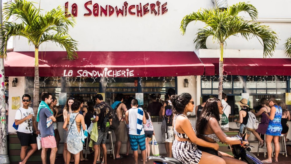 A Food Lover’s Guide to Miami: Best Eats and Hidden Gems
