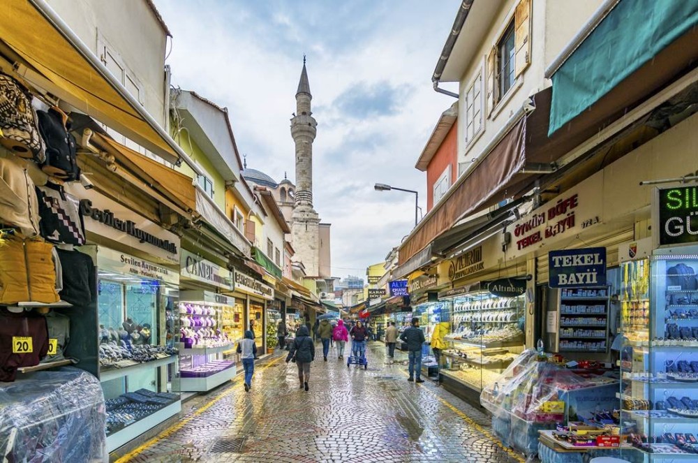 A Shopper’s Paradise: Markets and Bazaars of İzmir