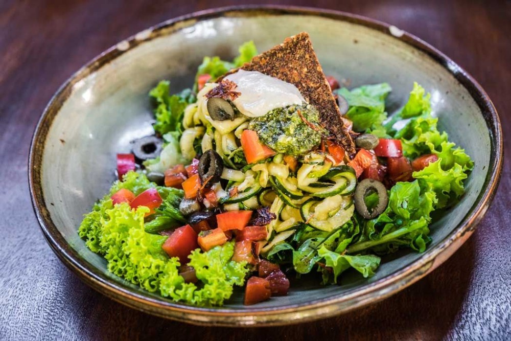 A Food Lover’s Guide to Ubud: Best Local Dishes & Restaurants