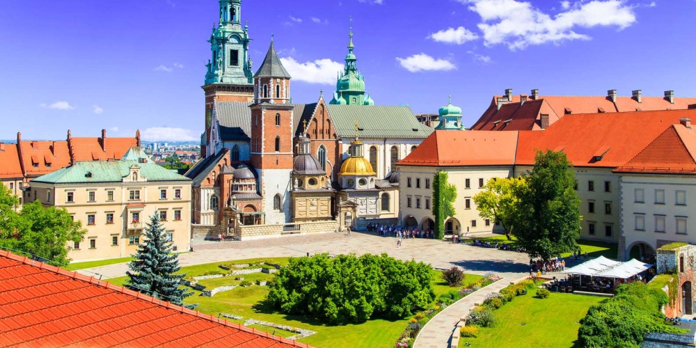 Krakow on Foot: Best Walking Routes to Discover the City’s Charm