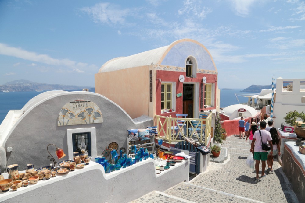 A First-Timer’s Guide to Exploring Santorini