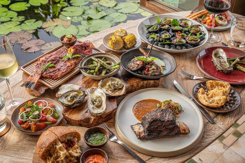 A Food Lover’s Guide to Ubud: Best Local Dishes & Restaurants