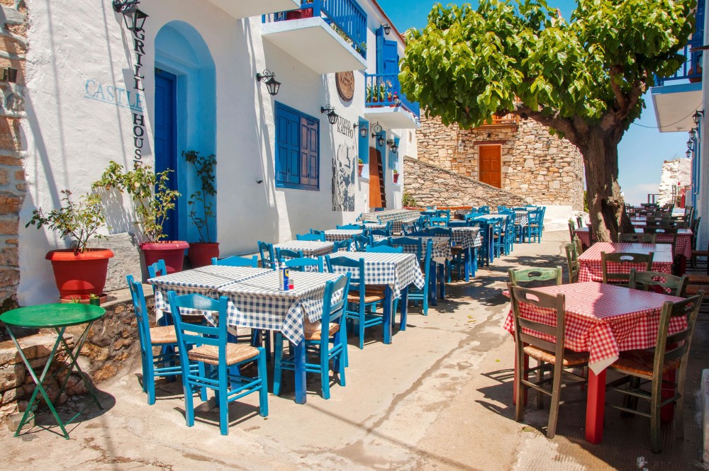 A Taste of Mykonos: Best Local Dishes and Where to Eat Them