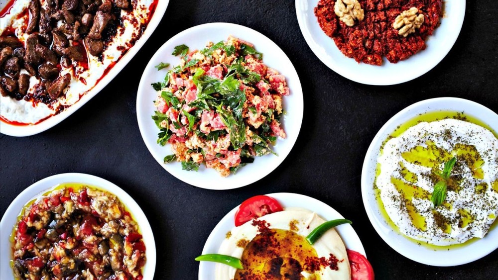 A Food Lover’s Guide to Altınkum: Where to Eat and What to Try