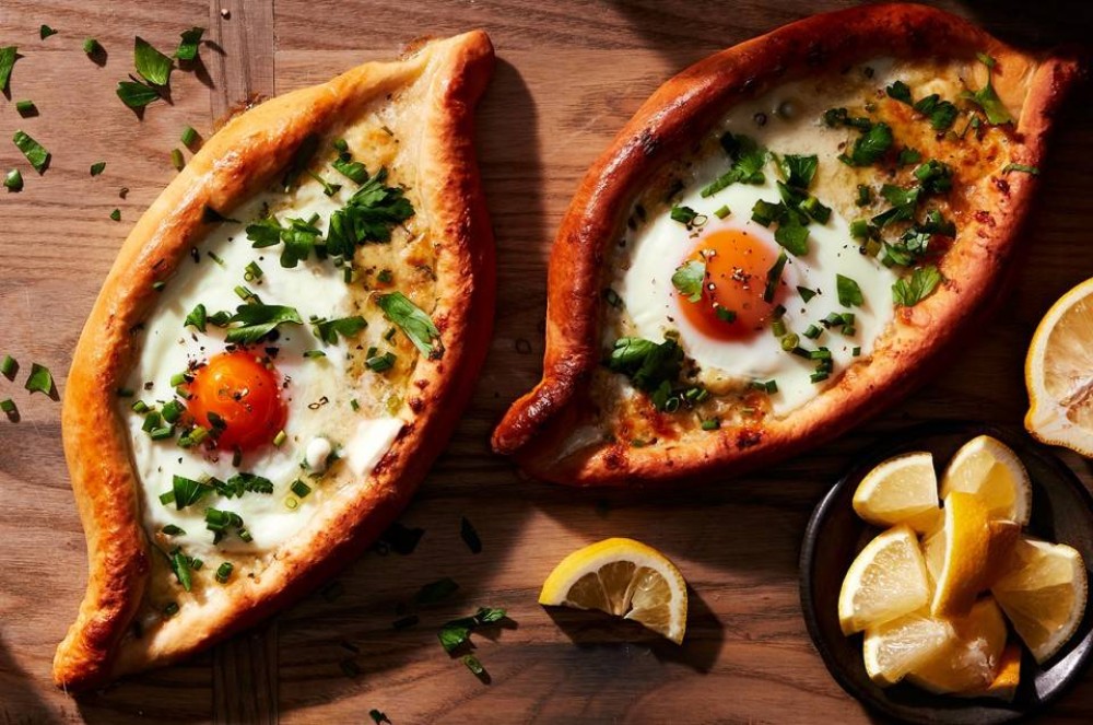 A Food Lover’s Guide to Stepantsminda: Best Local Dishes to Try
