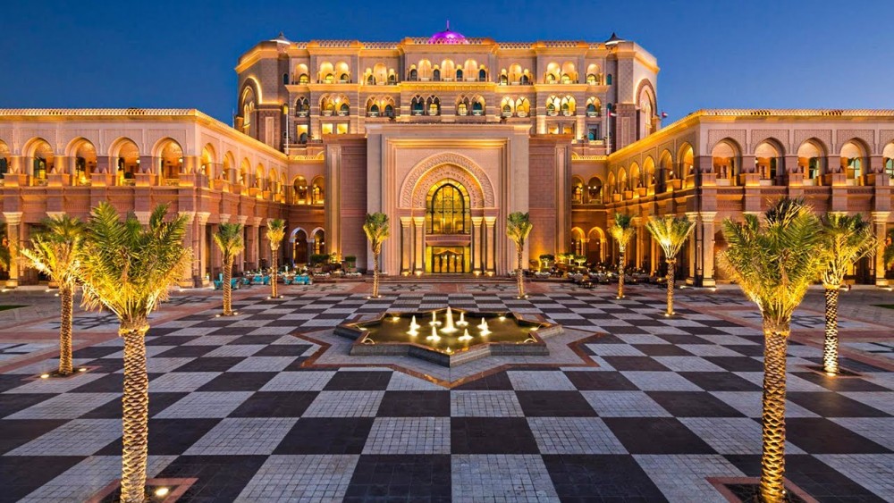 Luxury in the Desert: Abu Dhabi’s Best High-End Experiences